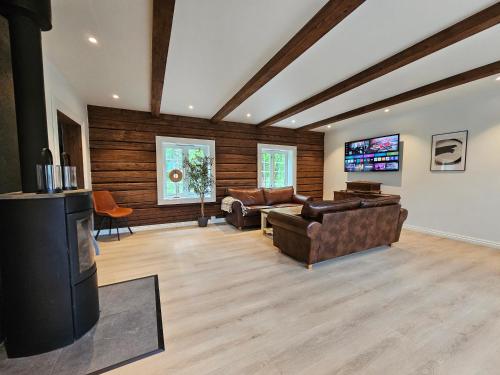 Stort hus med 2 leiligheter til leie på Lundamo, Perfekt for større grupper! (Stort hus med 2 leiligheter til leie pa Lundamo, Perfekt for større grupper!) in Storen