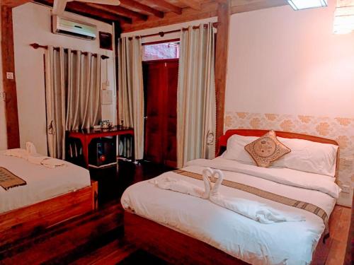 Family Room with Private Bathroom image 1