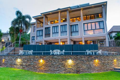 . Royal Mukumbura Malelane