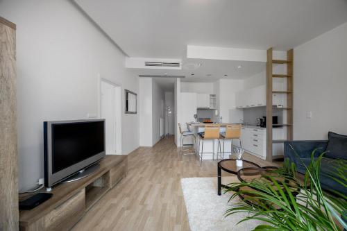 REVON Art-Deco Old Town Apartment, Братислава (фото 4)