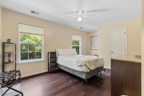 Entire 4-BR in Beloved DC Area Takoma Park in Takoma Park, USA