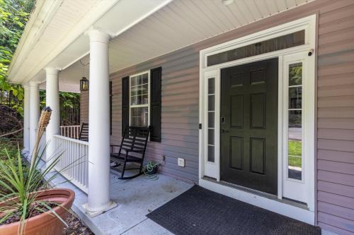 Entire 4-BR in Beloved DC Area Takoma Park in Takoma Park, USA