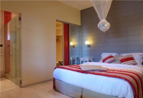 Orchids' Safari Club Hotel Restaurant