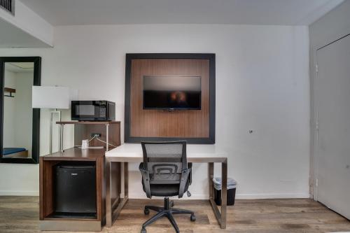 Econo Lodge Stockton near I-5 Fairgrounds Econo Lodge Stockton near I-5 Fairgrounds