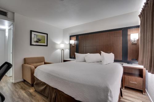 Econo Lodge Stockton near I-5 Fairgrounds Econo Lodge Stockton near I-5 Fairgrounds