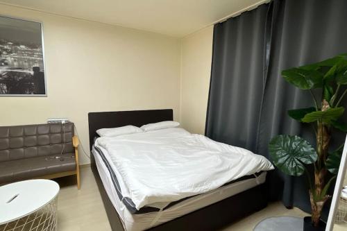 5min from Gangnam St (2)