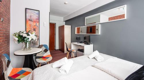 Hotel Delta - image 2
