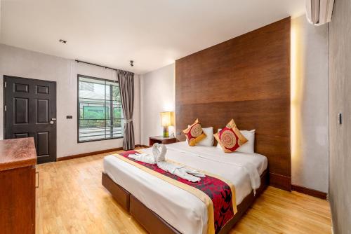 room detail thumbnail 0