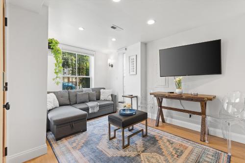 Sweet 2-BR Retreat By Capitol Hill in Washington, USA