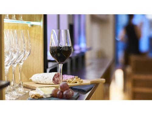 9Hotel Republique - image 4