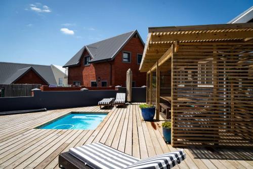 Swimming pool, SandDollar - Self Catering Seaside Getaway in Cape St. Francis