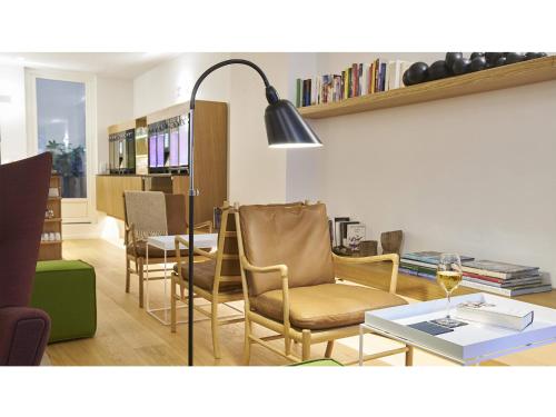 9Hotel Republique - image 8