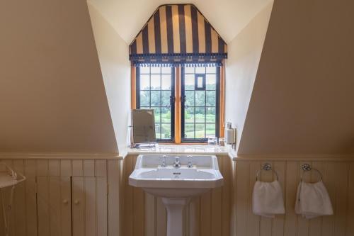 The Old Hall Ely Bed & Breakfast - image 14