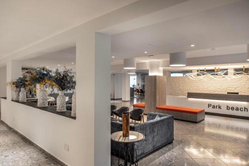 Vestíbulo, Park Beach Hotel in Limassol Suburbs