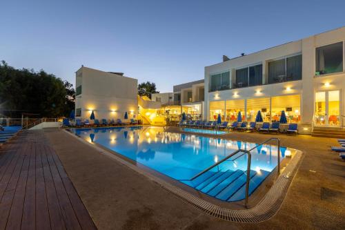 Park Beach Hotel - image 5