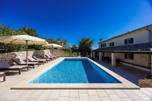 المنظر الخارجي, Charming Villa Antoana for families and kids in Labin - Rabac with kids playground & private pool in Topid