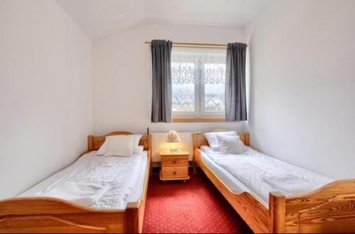 2 bedrooms, 4 beds