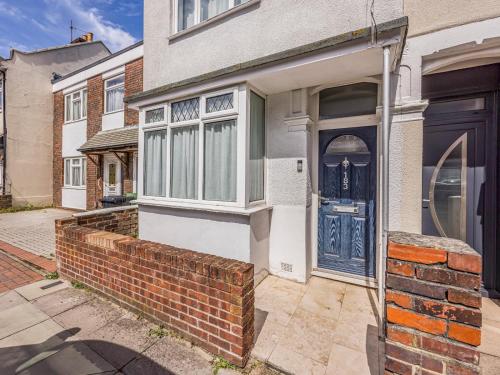 Three-Bedroom House image 1