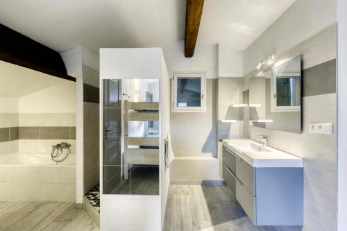 douche, House with view Ulysse in Saignon