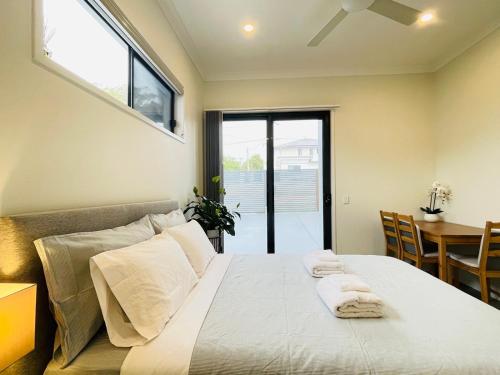 Independent Room with onsuite and small kitchen