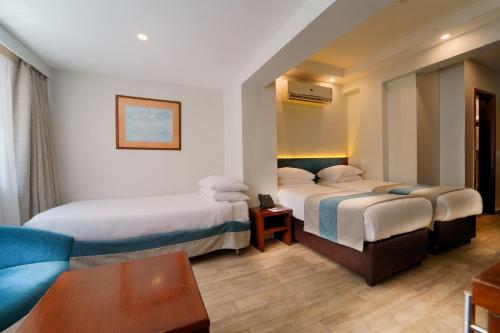 room detail thumbnail 1