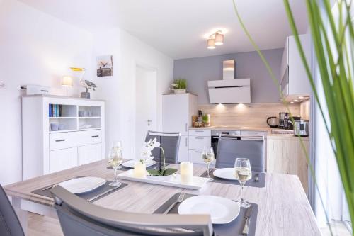 Fewo Friesenkoje 4.7km von Am Tiefen Fahrwasser entfernt