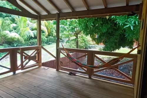 Ban công/sân hiên, Ti' Nid Mango Cabane charmante et confortable in Pointe-Noire