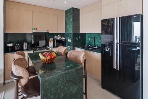 Elegant 2-Bedroom Apartment in Dubai Creek Harbour - By Dustay, Dubai (foto 5)