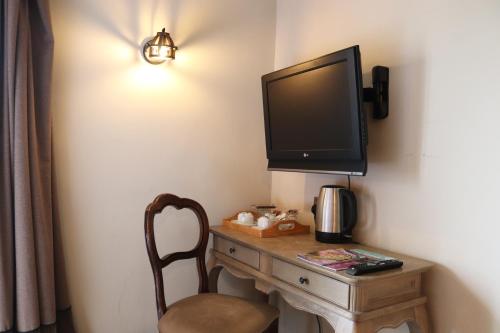 Shillingford Bridge Hotel - image 9