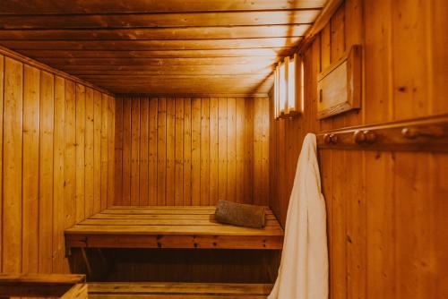 Silver Stag Lodge at Caledonian Escapes - Tap to explore photos