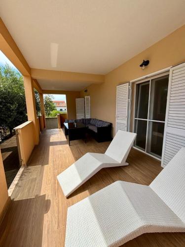 House Tina - image 5
