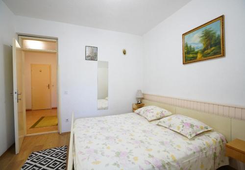 Two-Bedroom Apartment image 6