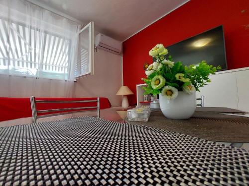 Holiday home Vlasta - near sea - image 11