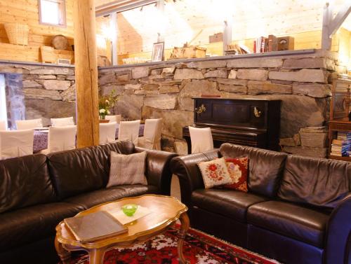 Orheimstunet - Gårdsferie for storfamilien der også hunden er velkommen (Orheimstunet - Gardsferie for storfamilien der ogsa hunden er velkommen) in ฮอร์นินดาล