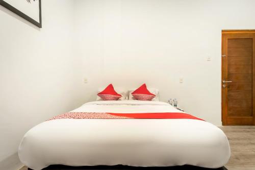 Deluxe Double Room image 6