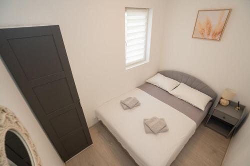 Two-Bedroom Apartment image 5