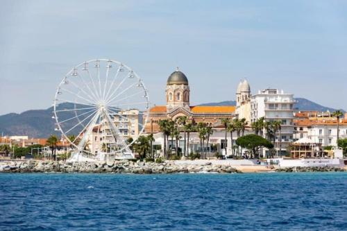 Nearby attraction, Duplex cosy climatise avec piscine St Raphael Boulouris near Pizza du Fournas