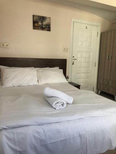 Budget Double Room image 10