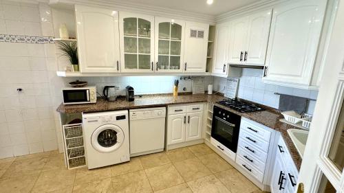 Oceanfront 2 bedrooms apartment with swimming pool & garage, Cascais (foto 9)