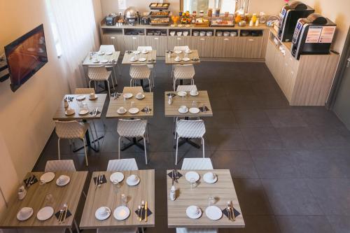 Nemea Appart Hotel Elypseo Strasbourg Port - image 2