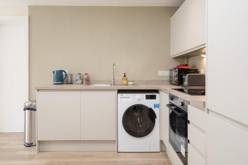 Richmond Row Apartments - Free On-Site Parking, WiFi & EV, Liverpool (photo 5)