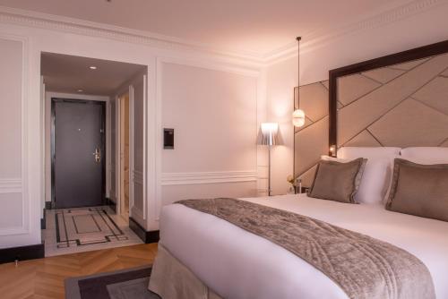 Hotel du Collectionneur Arc de Triomphe - image 4