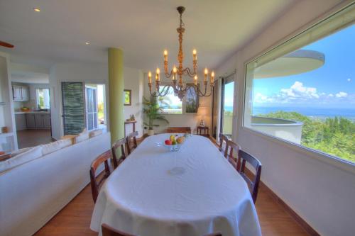 外部景觀, Domaine Les hauts de Sofaia - Évasion Créole - Vue Mer Spectaculaire (Domaine Les hauts de Sofaia - Evasion Creole - Vue Mer Spectaculaire) in 聖玫瑰