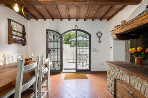 Konyha, Chianti Villa Chicco, piscina privata, ampio giardino, BBQ e parcheggio in Lucolena