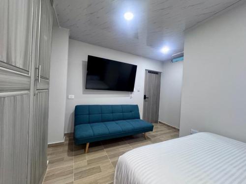 Double or Twin Room image 3