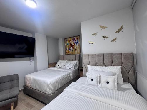 Double or Twin Room image 6