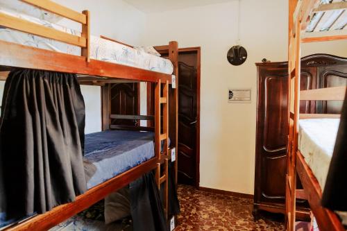 1 bunk bed