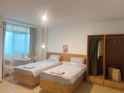 Jo hometel near Central Ramindra