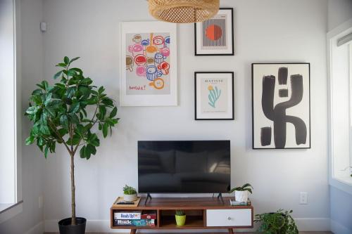 Cozy Bedrooms in Vancouver in Vancouver, Canada