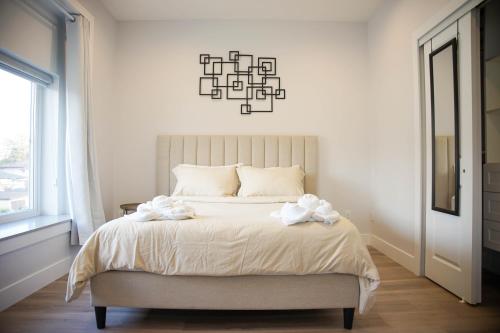 Cozy Bedrooms in Vancouver in Vancouver, Canada